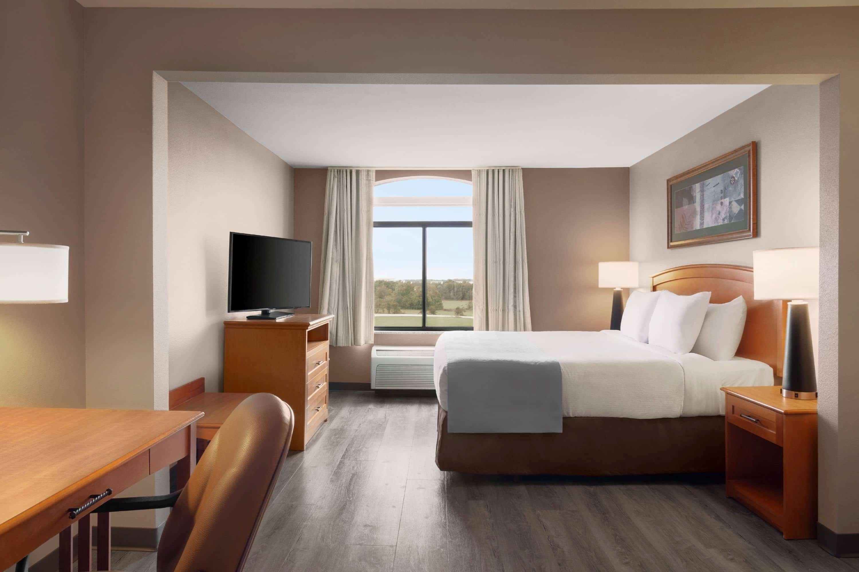 Wingate By Wyndham Bentonville Bagian luar foto