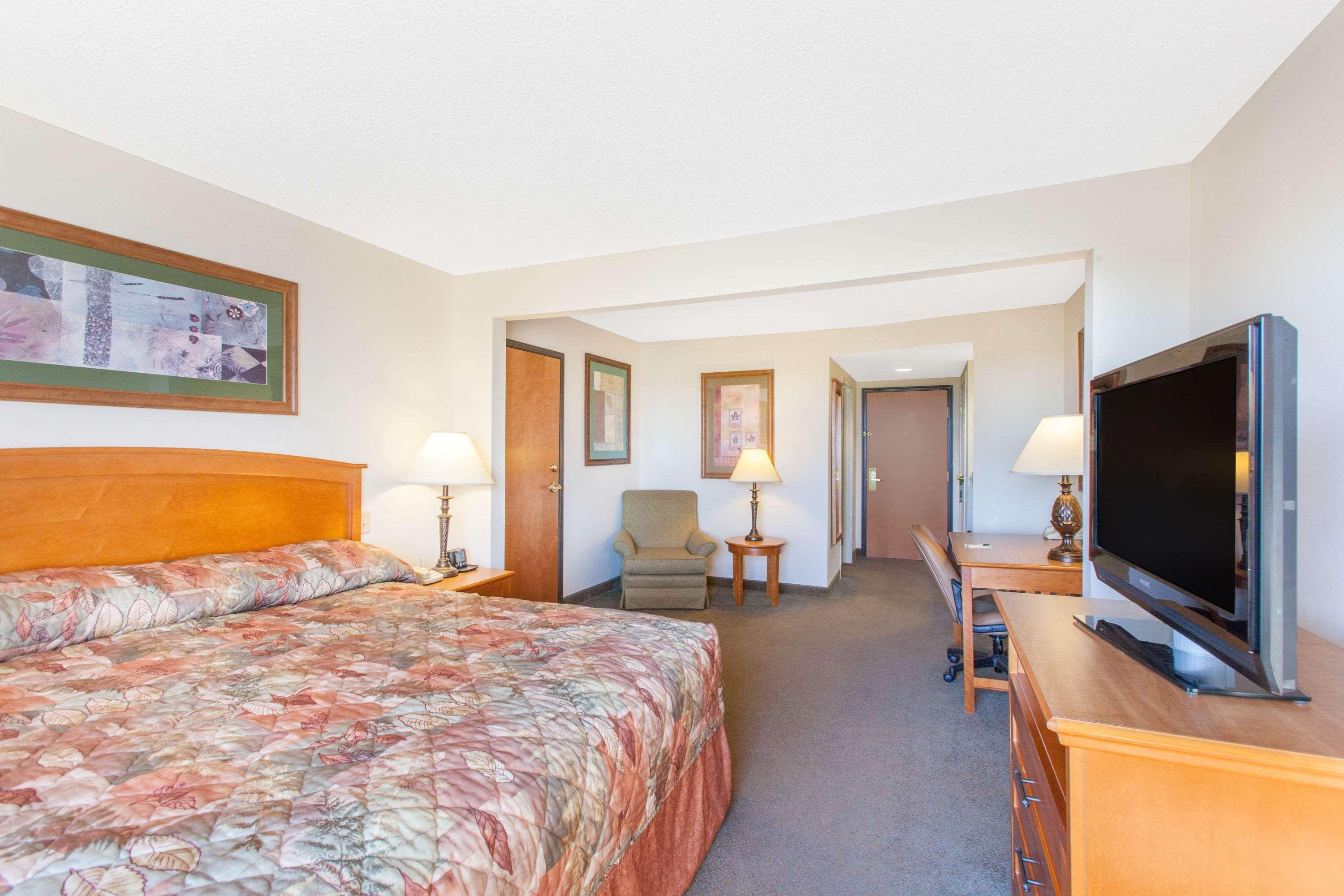 Wingate By Wyndham Bentonville Bagian luar foto