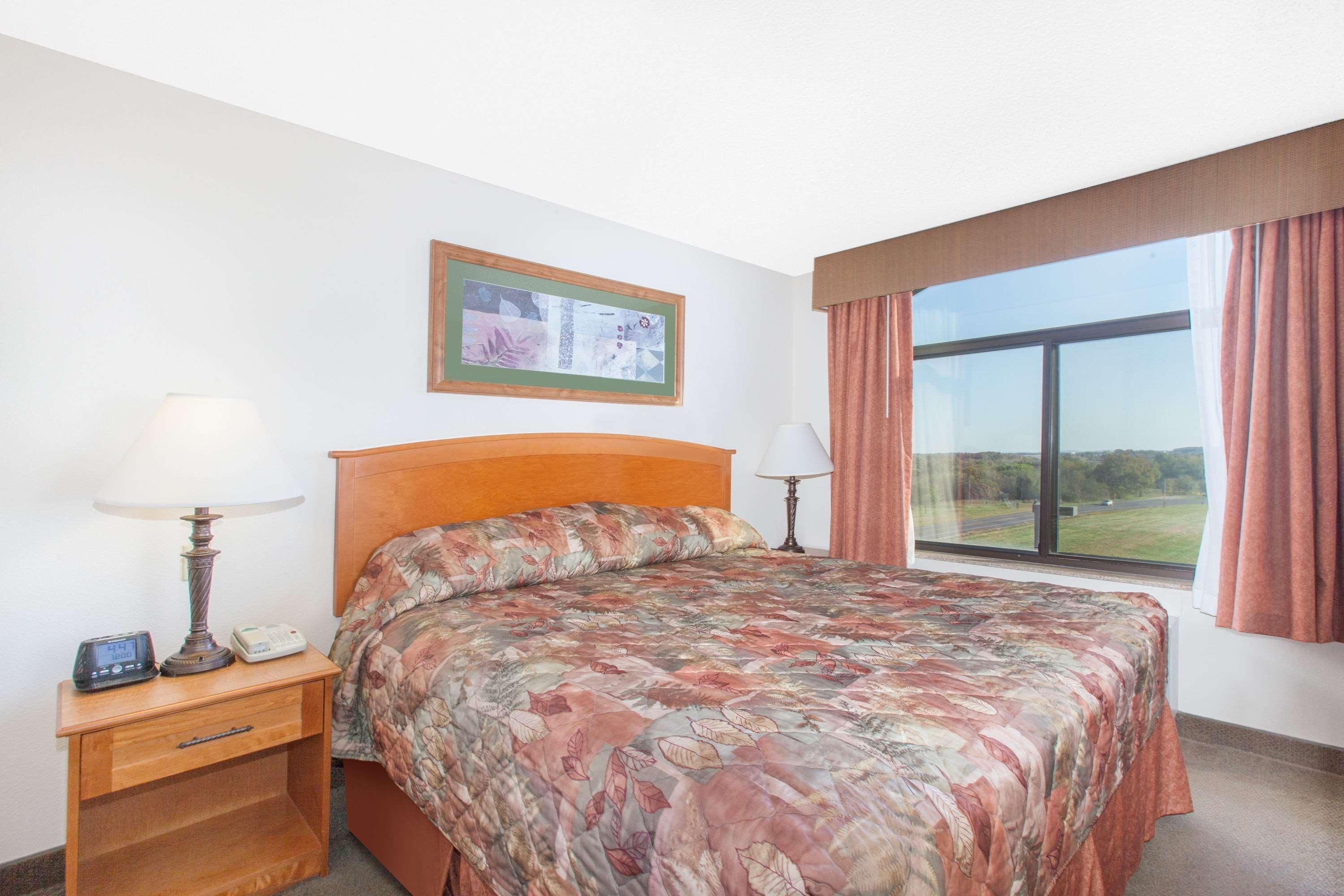 Wingate By Wyndham Bentonville Bagian luar foto