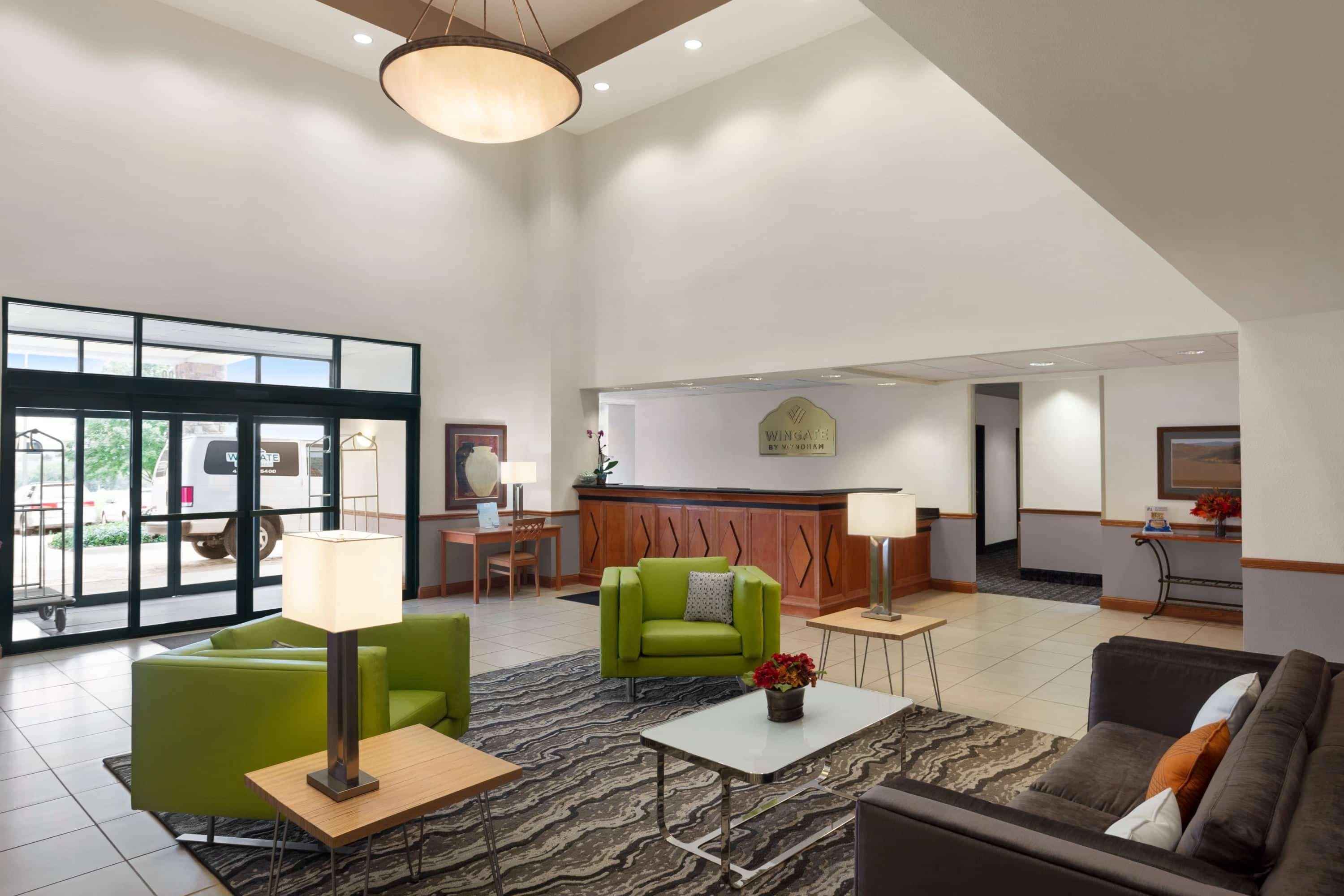 Wingate By Wyndham Bentonville Bagian luar foto