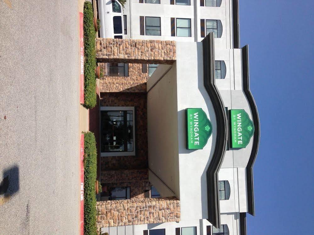 Wingate By Wyndham Bentonville Bagian luar foto