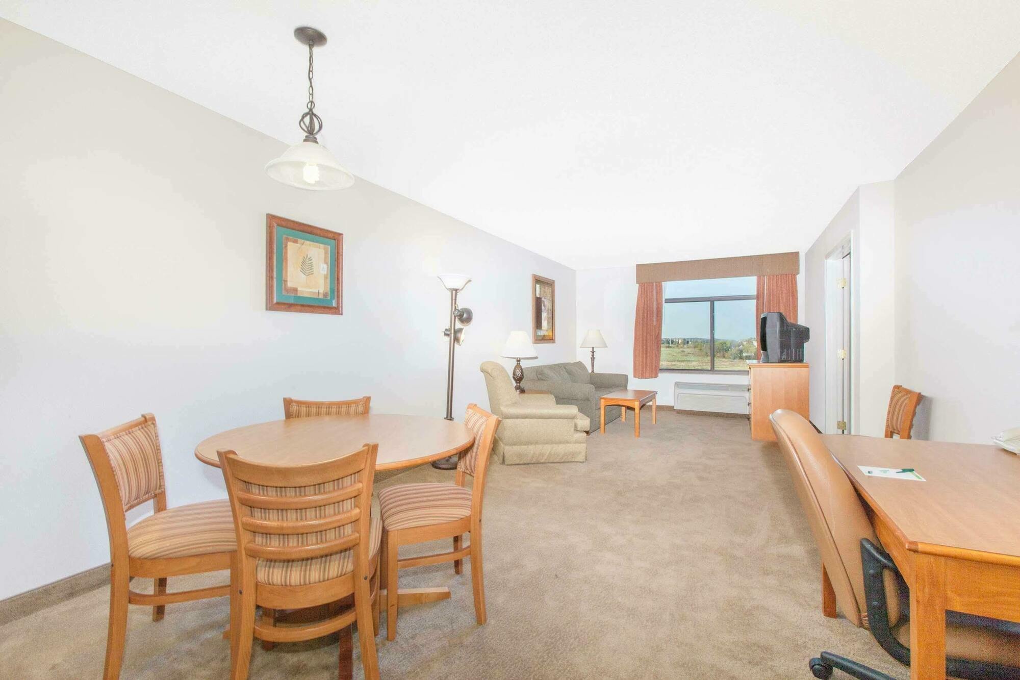 Wingate By Wyndham Bentonville Bagian luar foto